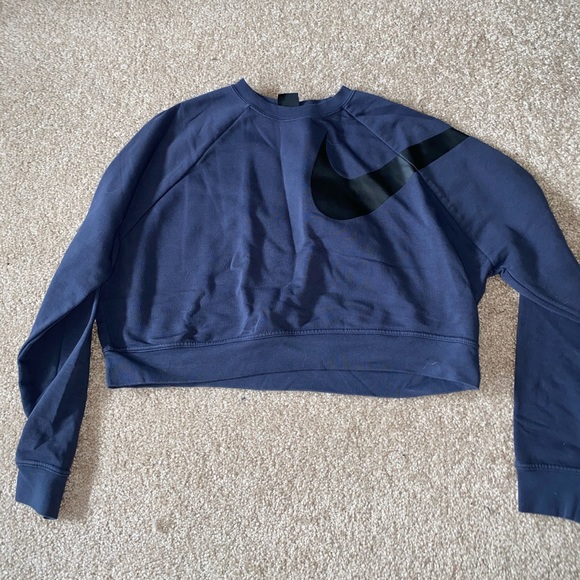 Nike Tops - Cropped Nike crew neck